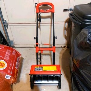 Electric snow plow
